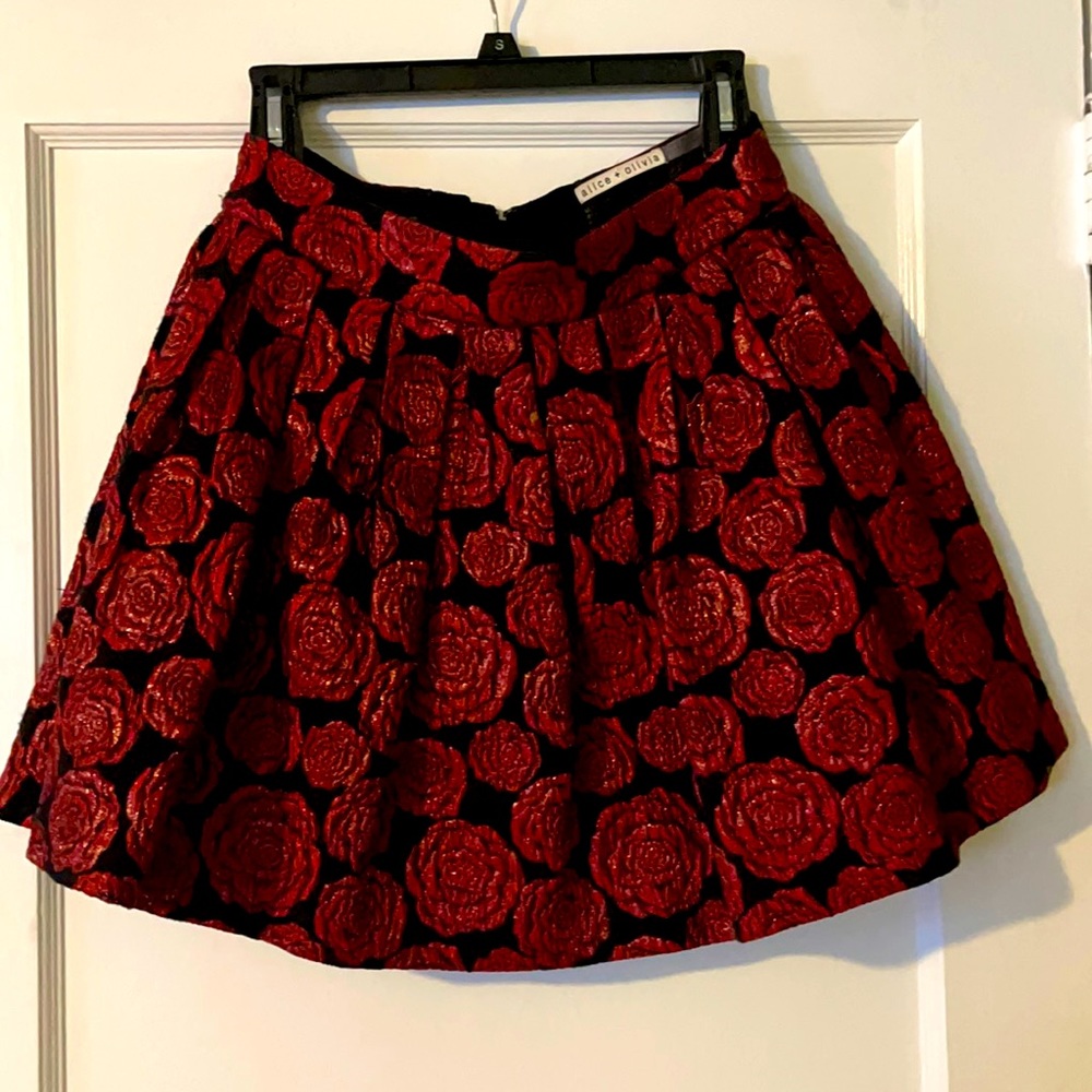 Alice + Olivia skirt. Size 6.